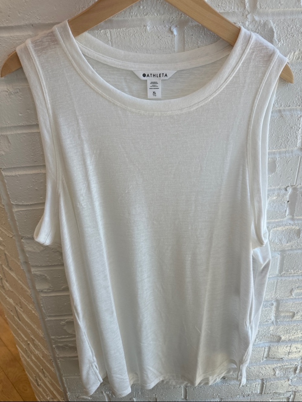 Athleta Lightweight White Scoop Neck Tank